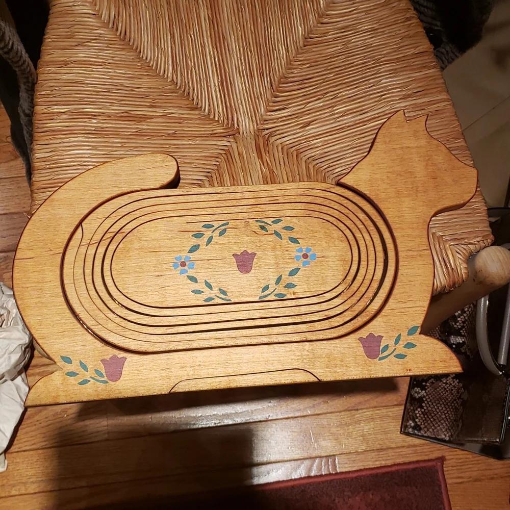 Wooden kittie calapsable fruit bowl euc - Picture 2 of 2